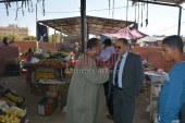 سكرتير عام محافظة الوادى الجديد يتفقد سوق الخميس الاسبوعى لتوفير احتياجات المواطنين باسعار مخفضه