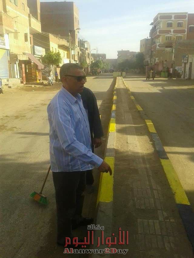 بالصور رئيس مدينه سمسطا بنى سويف يتابع اعمال النظافه
