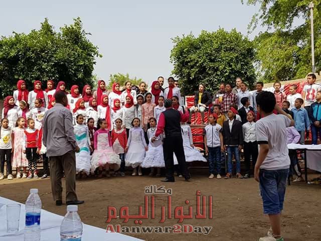 بالصور النويشى يشهد حفل تكريم الأطفال الأيتام بمدرسة بزاوية المصلوب بالواسطى بنى سويف