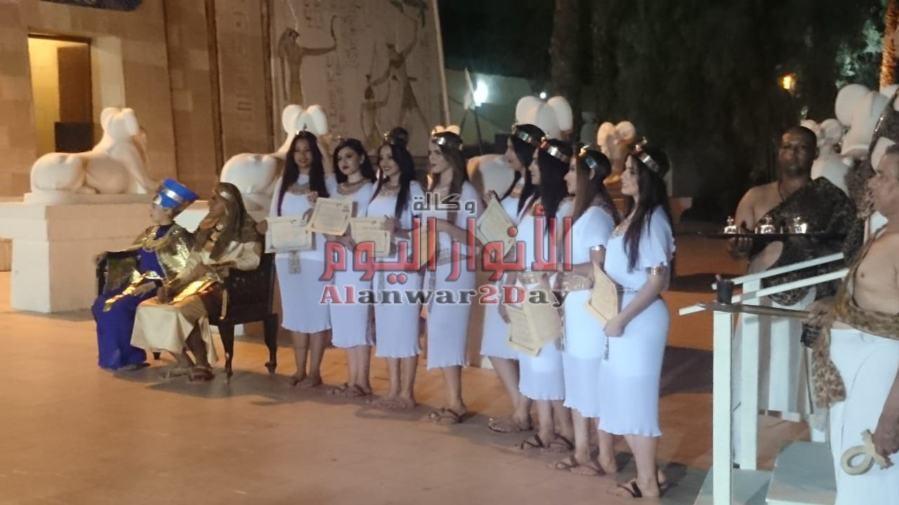 بالصور…إحتفالاً باليوم العالمي للسياحة تتويج “ملكات جمال العرب” على الطريقة الفرعونية