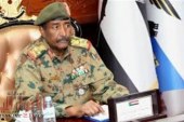 المجلس العسكري السوداني يحذر من غلق الطرق وسط استمرار الاحتجاجات