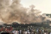 مصرع 74 شخصا في حريق داخل قطار بباكستان بسبب أنبوبة غاز